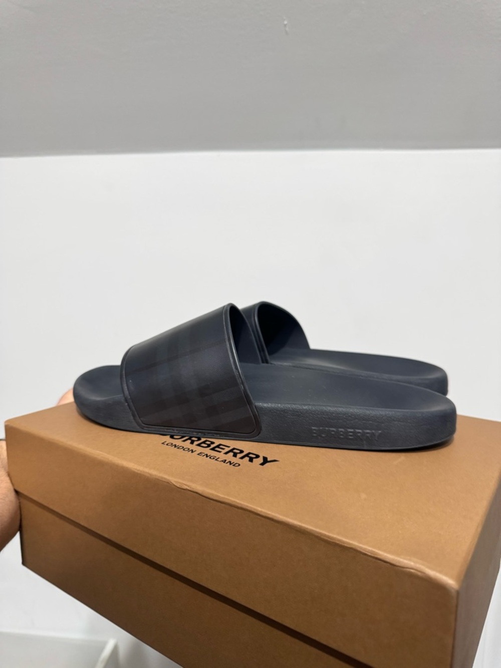 Burberry Black Leather Slide Sandals Men Size 9 - $320 RETAIL - Picture 3 of 11